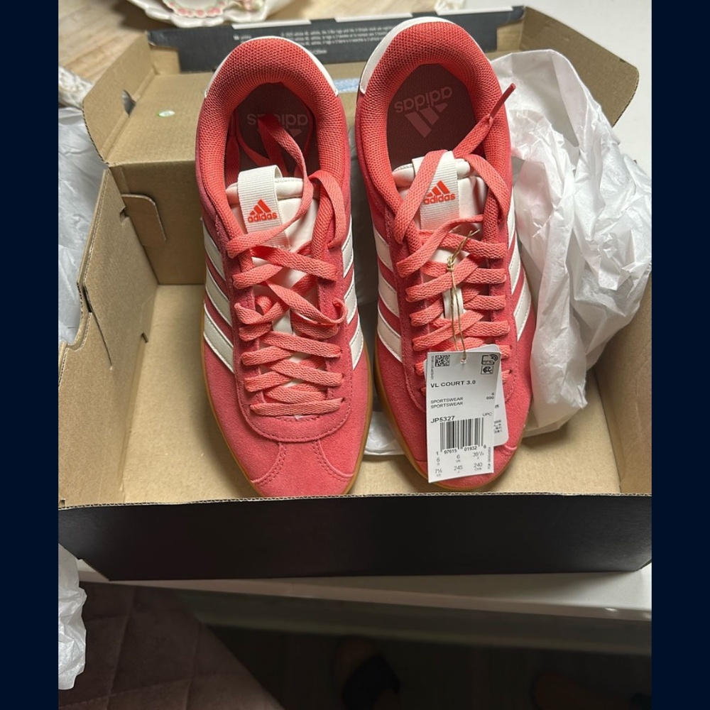 Adidas VI Court Coral